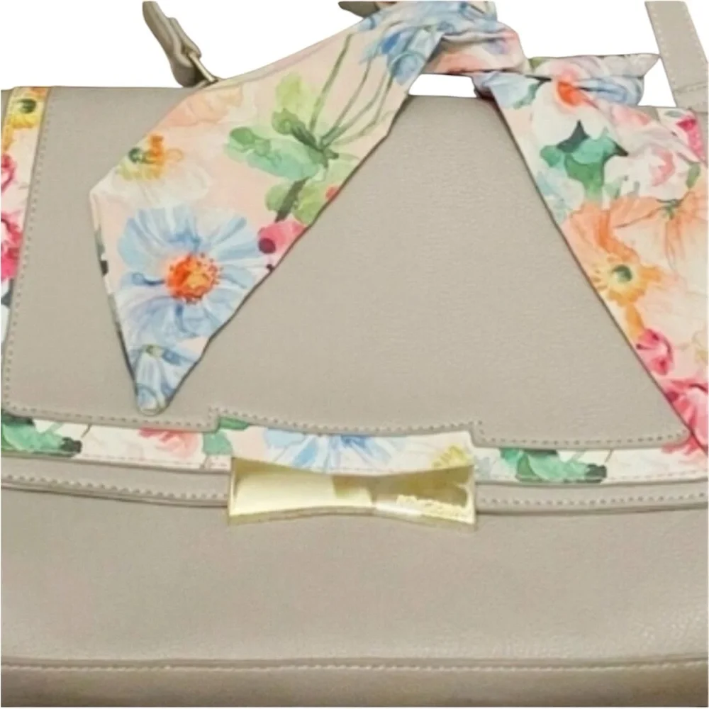 Betsey Johnson XO Celyn Top Handle Crossbody Bag Floral Scarf Tan Grey pre loved